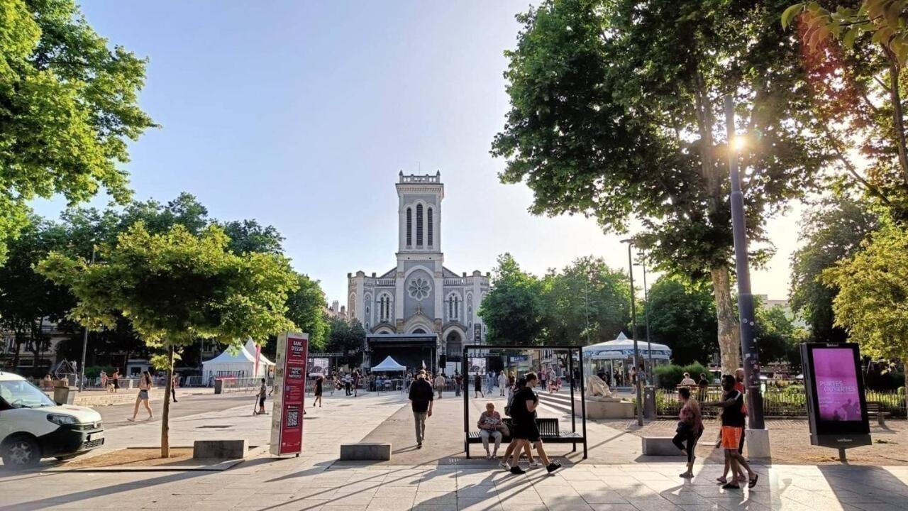 Le Cosy Central Moderne Et Chaleureux Saint-Etienne  Bagian luar foto